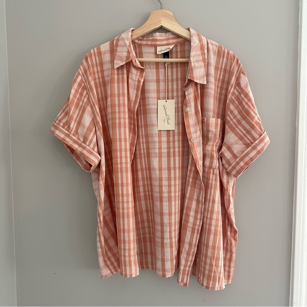 Universal Thread Coral Button Up Shirt NEW WITH TAGS!